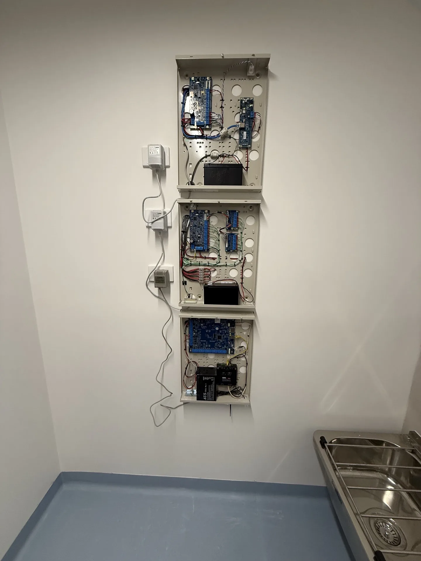 B&V intruder alarm systems project